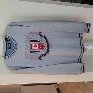 CHAPS EMBROIDERED CREST SWEATSHIRT